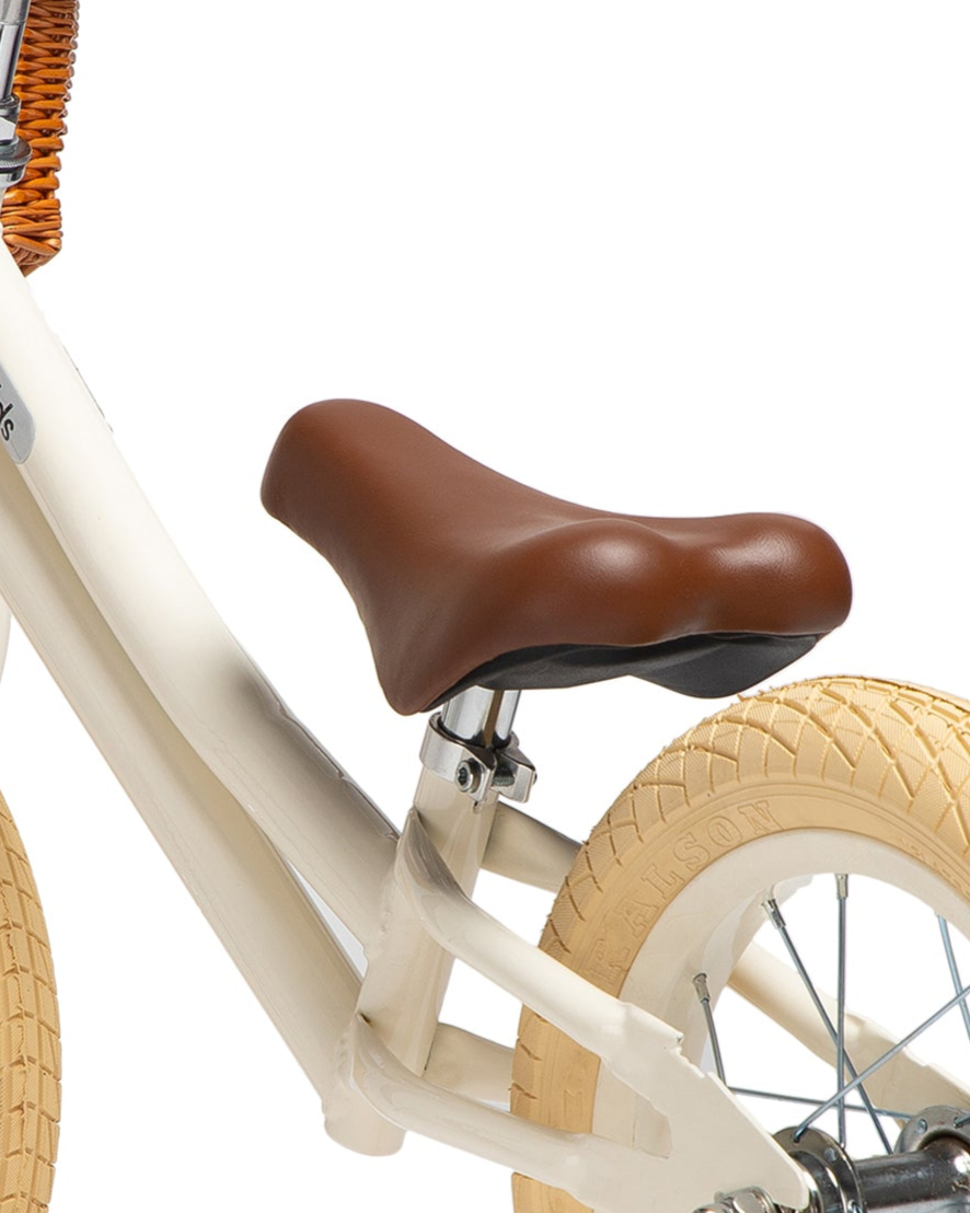 white-balance-bike-seat